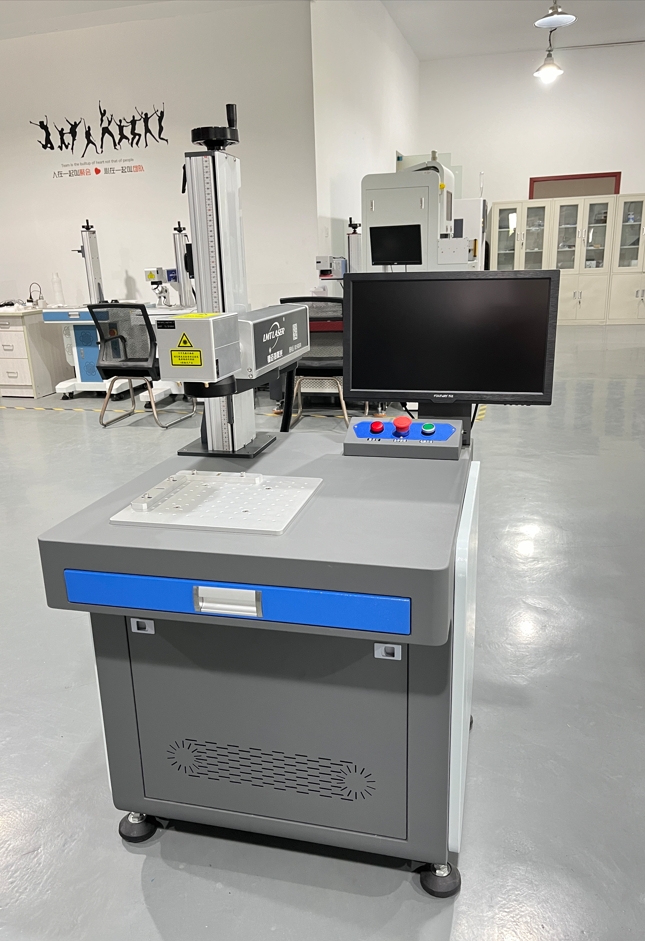 1715847476620363.jpg 激光打標(biāo)機(jī).jpg